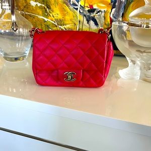 Chanel handbag in a gorgeous plink/ red color